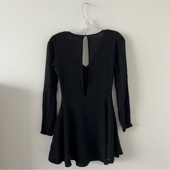 Lovers and Friends Black V Neck Mini Cocktail Dress Long Sleeve Fit and Flare - Picture 4 of 9